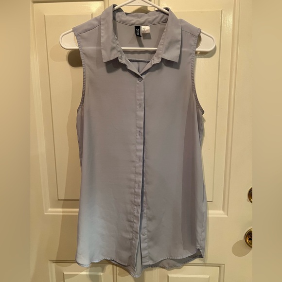 H&M button‎ up blouse - Picture 1 of 3